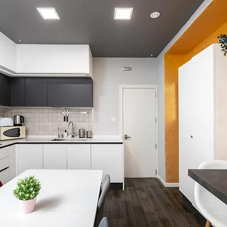 Pearl Pad - Stylish Seaside Duplex With Hot Tub - * Sliema