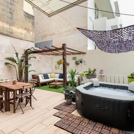 Pearl Pad - Stylish Seaside Duplex With Hot Tub - דירה