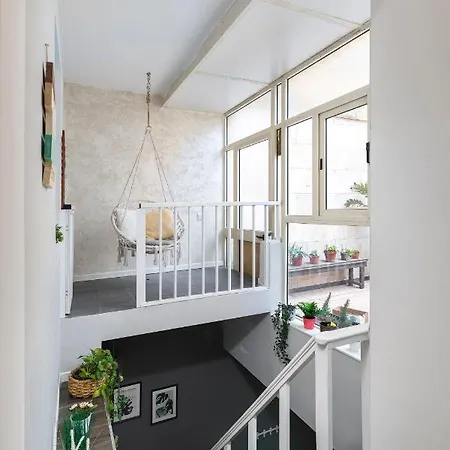 Pearl Pad - Stylish Seaside Duplex With Hot Tub -