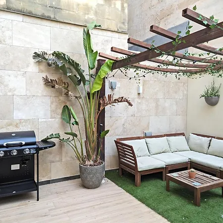 Apartment Pearl Pad - Stylish Seaside Duplex With Hot Tub - Sliema