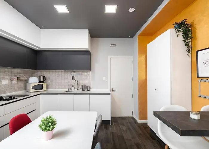 Pearl Pad - Stylish Seaside Duplex With Hot Tub - * סליאמה