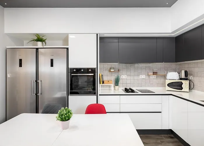 Pearl Pad - Stylish Seaside Duplex With Hot Tub - דירה *