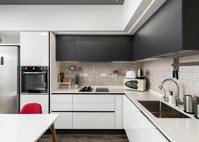 Pearl Pad - Stylish Seaside Duplex With Hot Tub - דירה