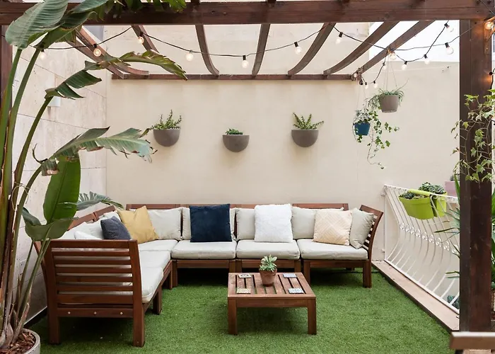 Pearl Pad - Stylish Seaside Duplex With Hot Tub - * סליאמה