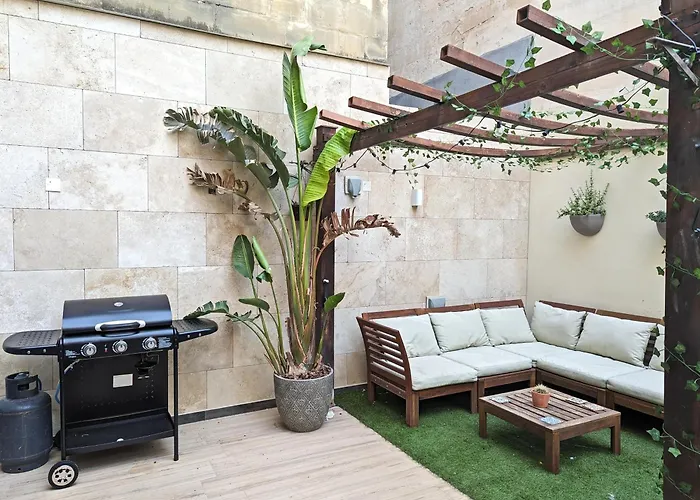 דירה Pearl Pad - Stylish Seaside Duplex With Hot Tub - סליאמה